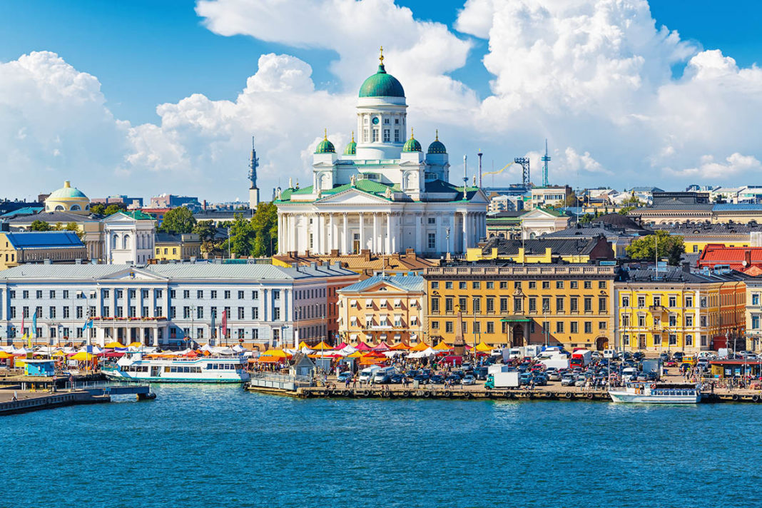 Helsinki Cathedral and Market Square. Photo: Scanrail1 / Shutterstock